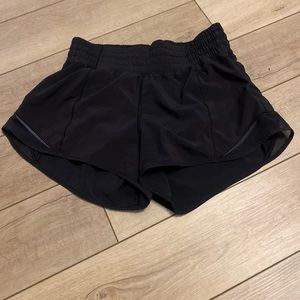Lululemon Hotty Hot HIGH rise 2.5 inseam